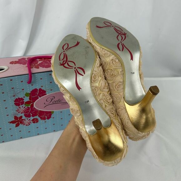 Vintage Poetic License Rosette Floral Cream Heels Wedding Heels - Picture 6 of 8